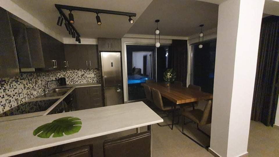 Sky Apartment On The Pool Αγία Νάπα Εξωτερικό φωτογραφία
